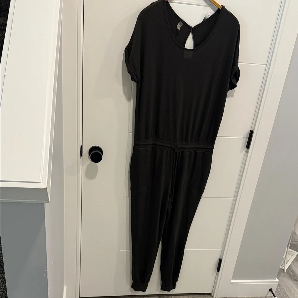 Hybo Women's Jumpsuit size medium NWT - Picture 1 of 8
